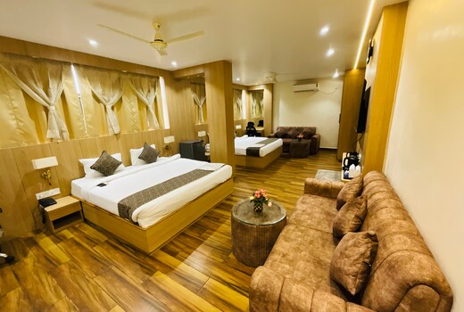 Hotel J K Palace
