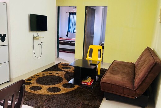 Aarya Stays : 2BHK Apartment with Kitchen