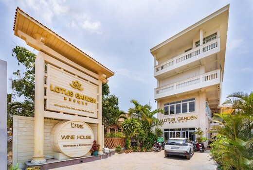 Sunday Lotus Garden Resort By The Sea Mui Ne