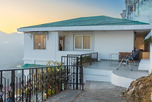 Hampton Villa Retreat | Entire 1BR Near Mall Road
