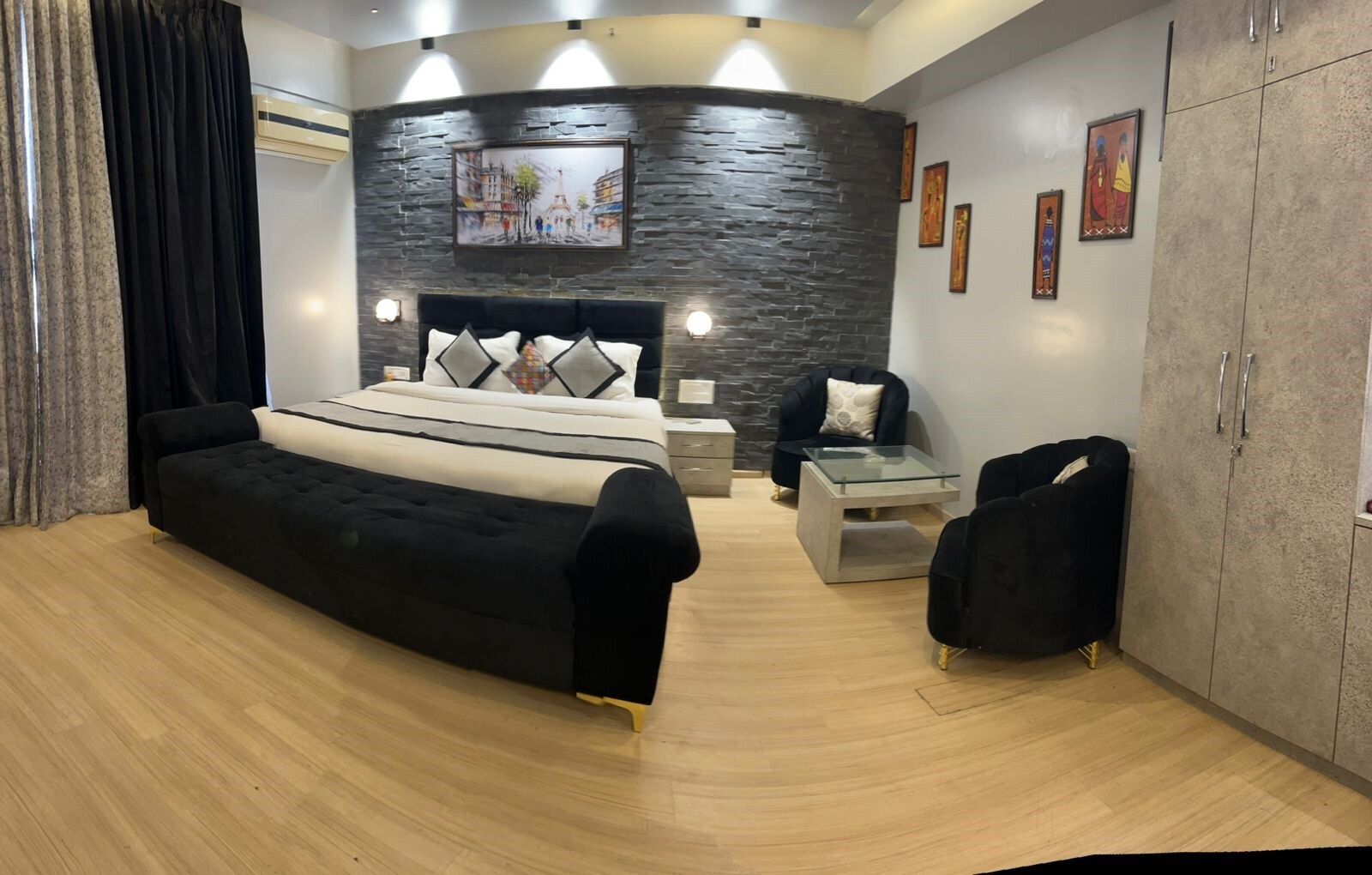 Main gallery