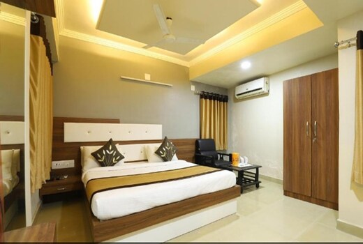 HOTEL LOYAL RESIDENCY