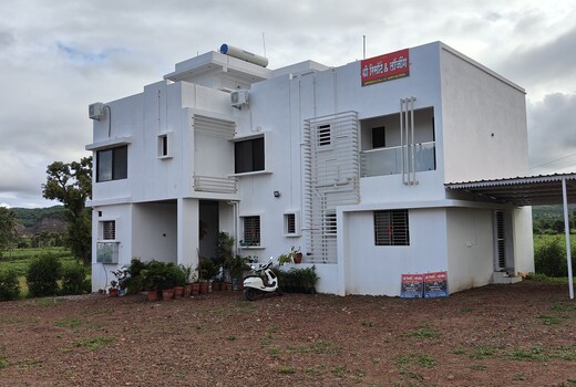 SHRI RESORT AND LODGING