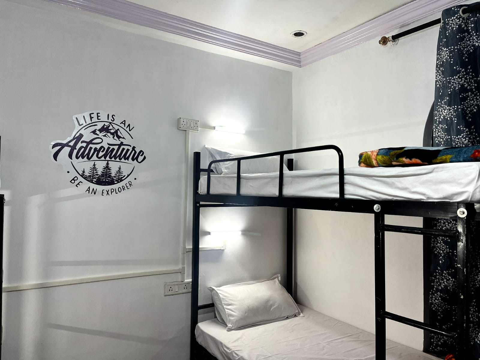 Bunkyard Backpackers & Hostel || Near Mall Road
