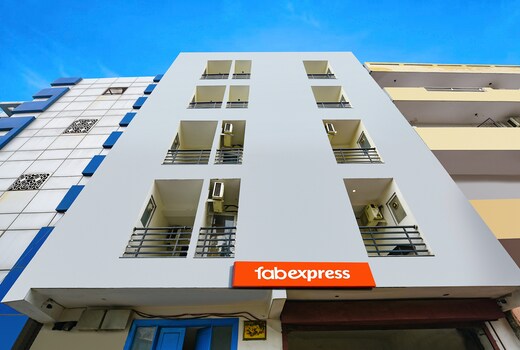 FabHotel Twamev