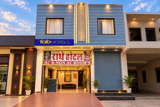 FabHotel Raadhe