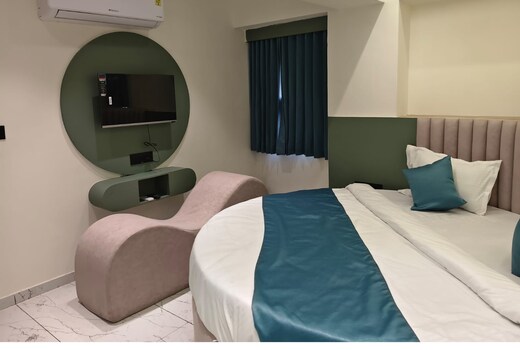 HOTEL 7 C R