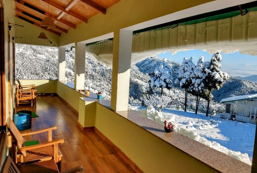 Chirping Orchard | Apple Garden & Snow Views