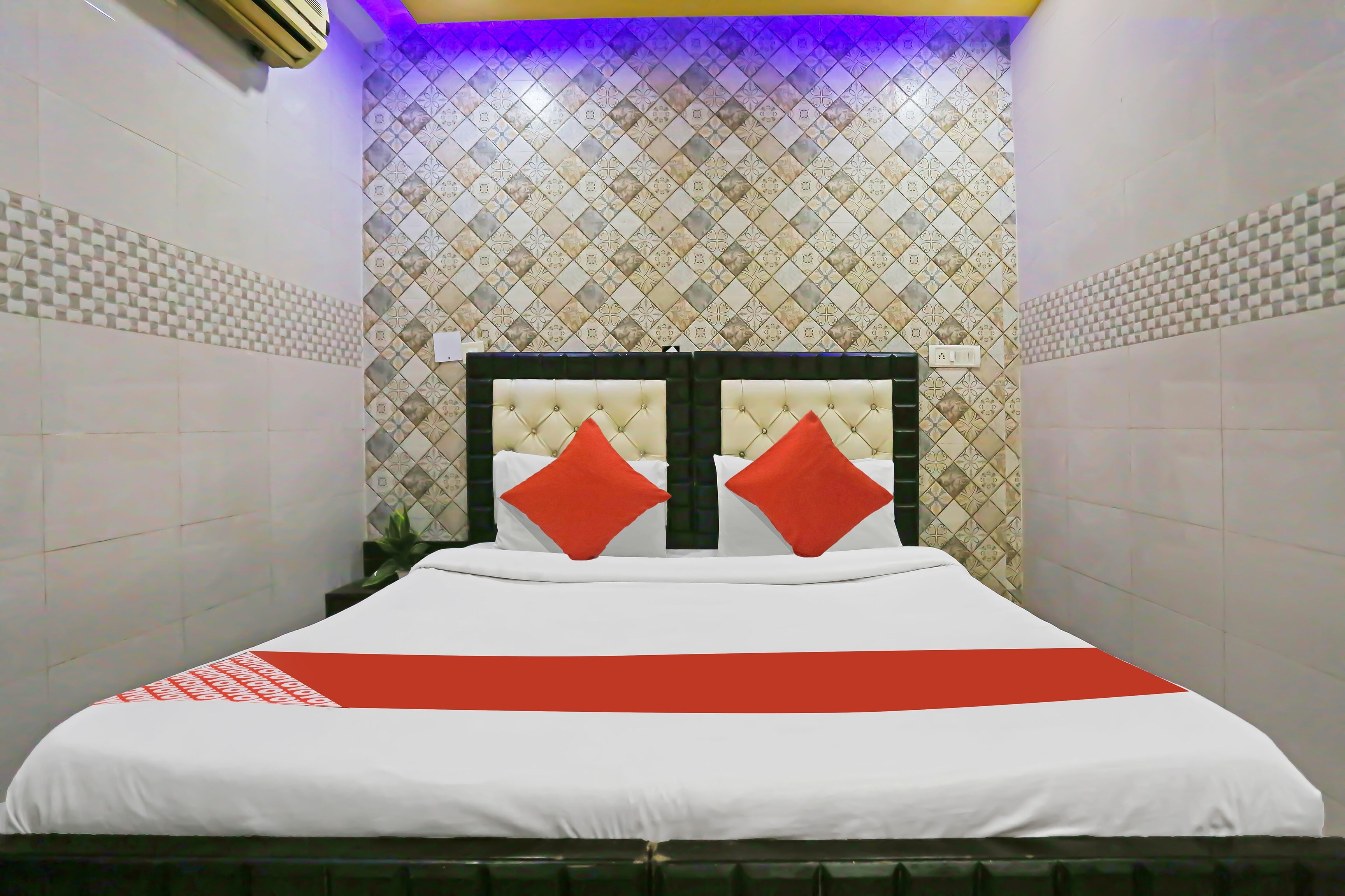 Hotel O Little Lodge