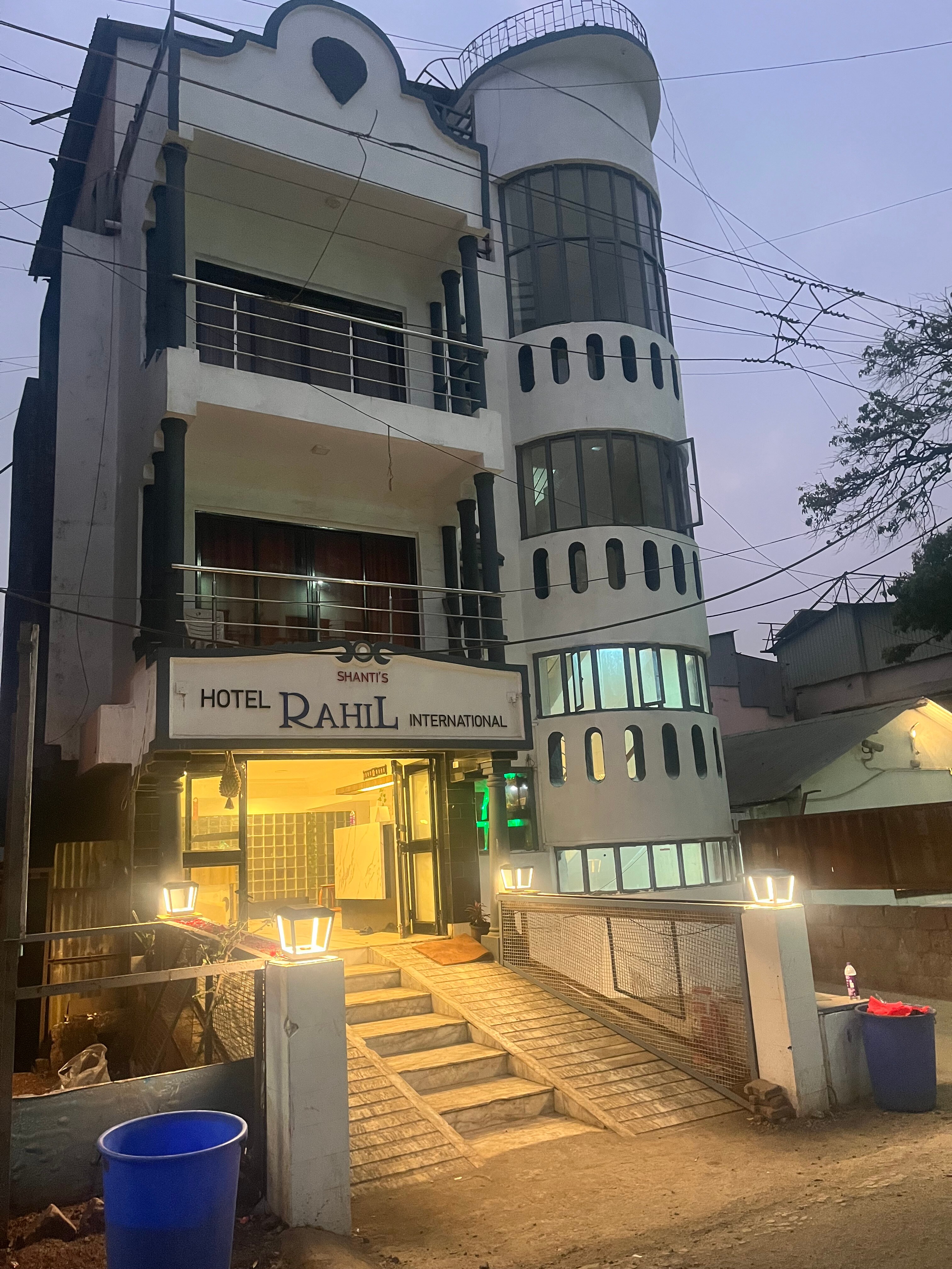 Hotel Rahil International