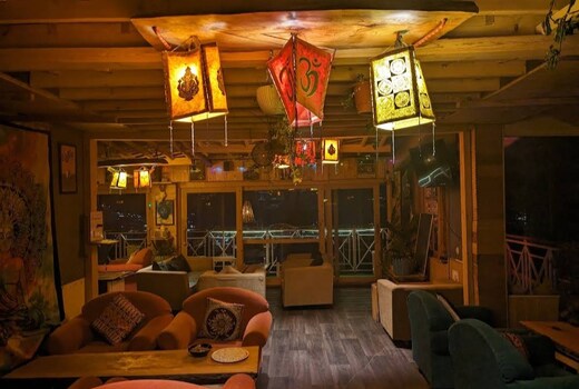 MOUNTAIN LODGE