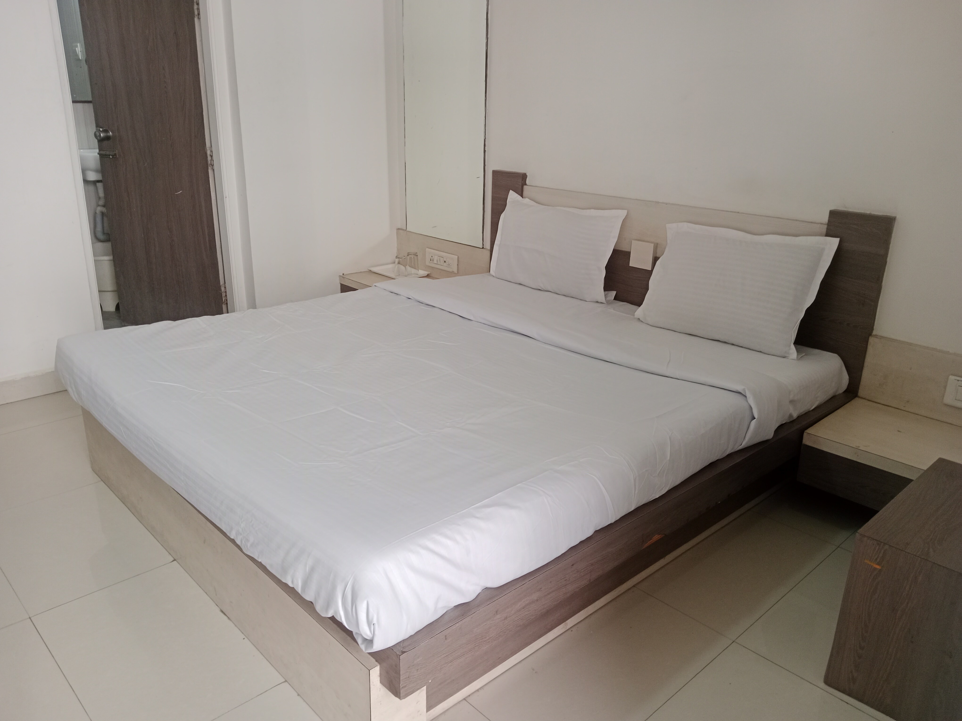 Hotel Paras