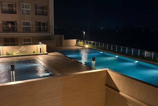 Aashna Paradise Luxurious Hi rise Garden Pool View