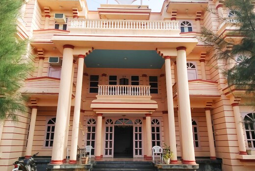 Kundan Hotel