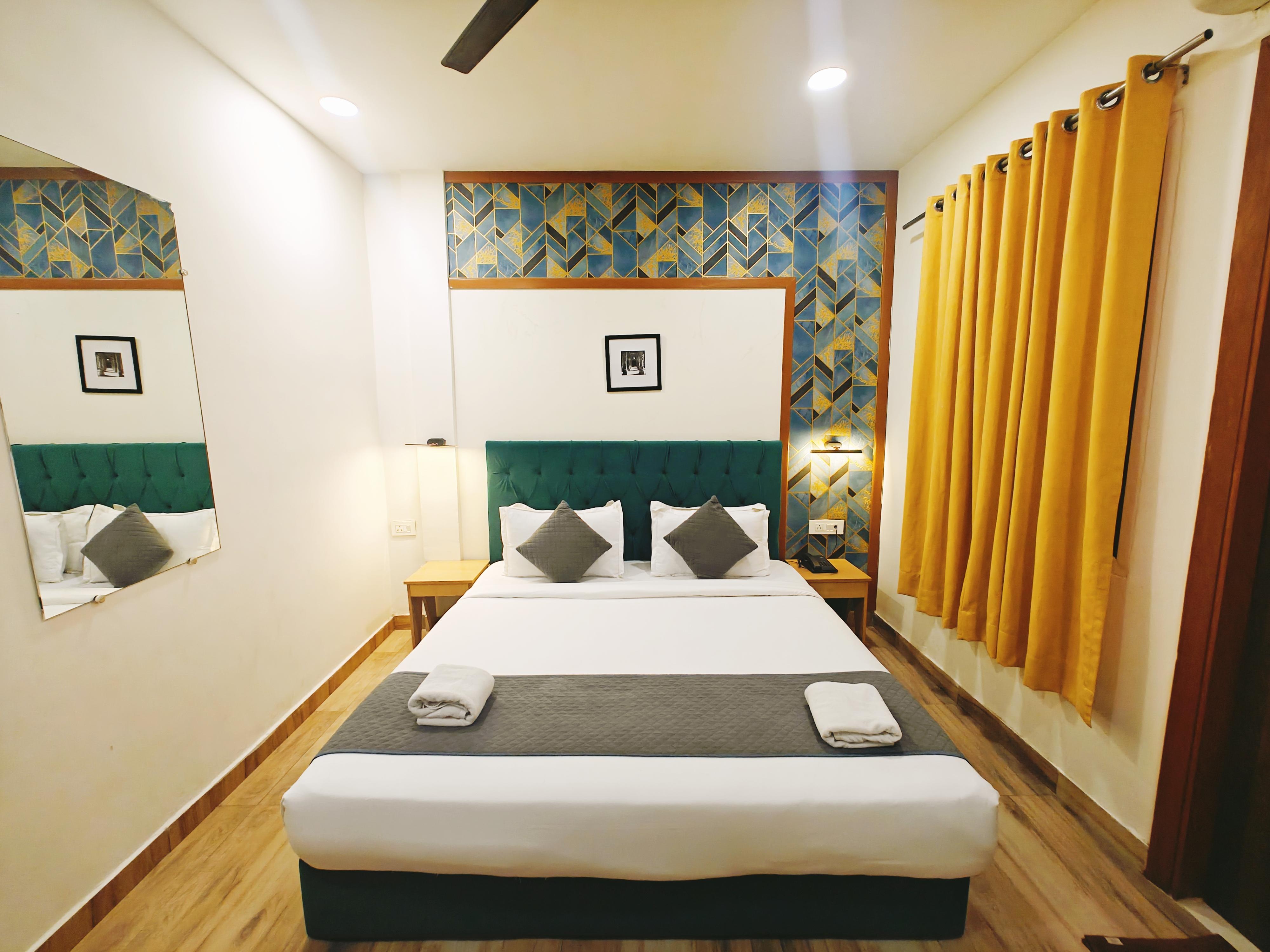 Hotel Silver Saffron Peeragarhi New Delhi