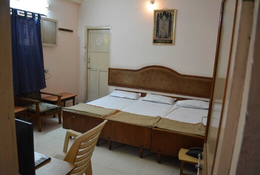 i-ROOMZ Hotel Tanmai Residency