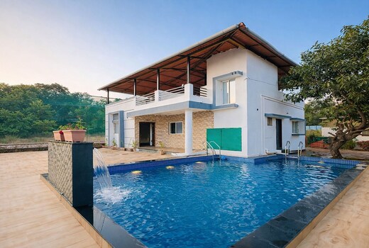 Nature View Villa with Pvt Pool with Turf, Pawana
