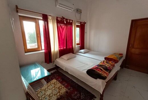 THE GUPTA GUEST HOUSE