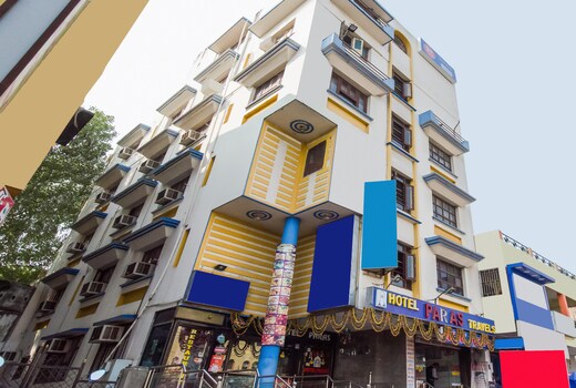 Hotel Paras