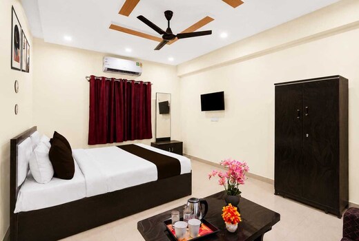 OYO 837787 AJOY HOTEL