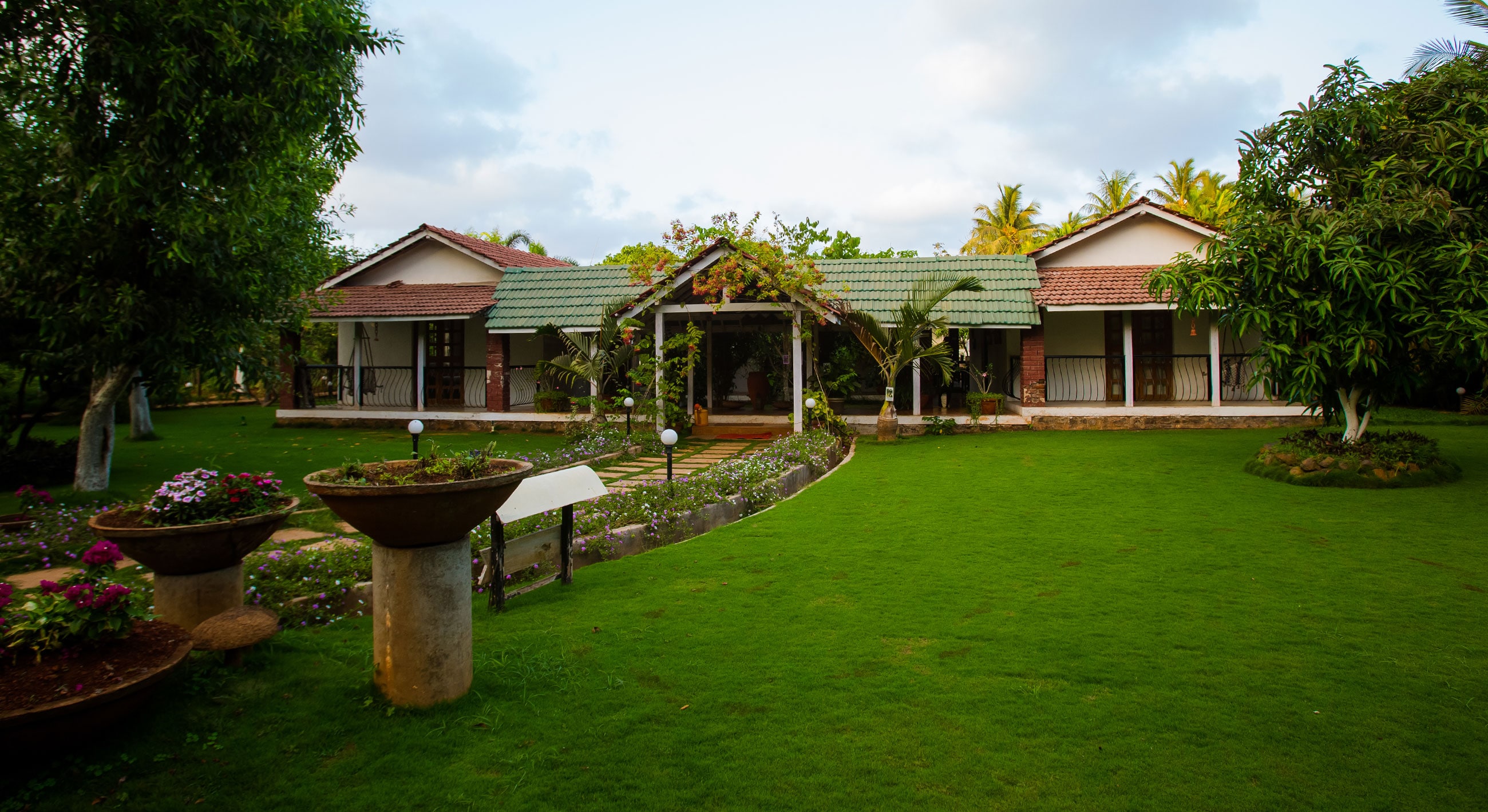SIDZ Cottage | Villas & Bungalow