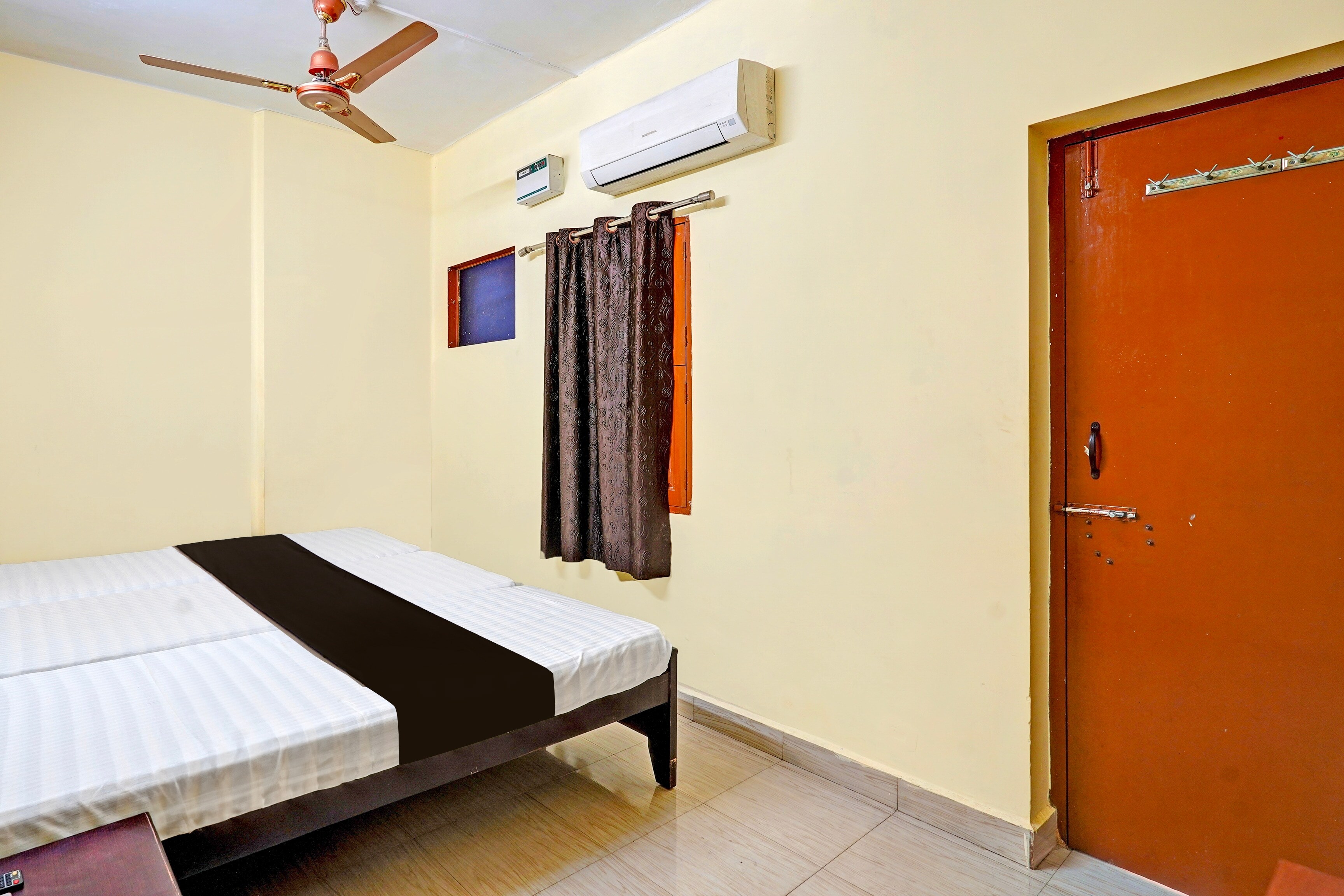 Hotel O Le Stay Inn