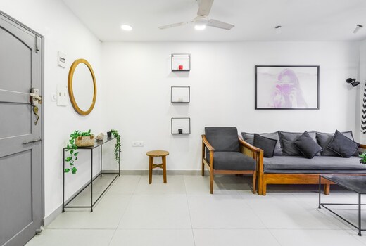 Alcove 1BHK in Bandra W by Squareone Stays