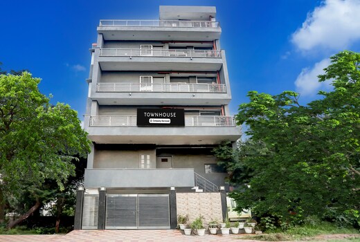 Townhouse Rohini Sector 24