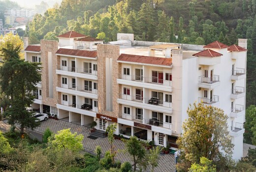 Hotel Clarks Inn, Bhowali