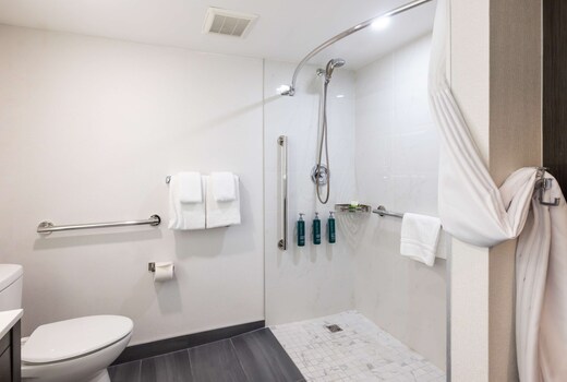 DoubleTree by Hilton Calgary North