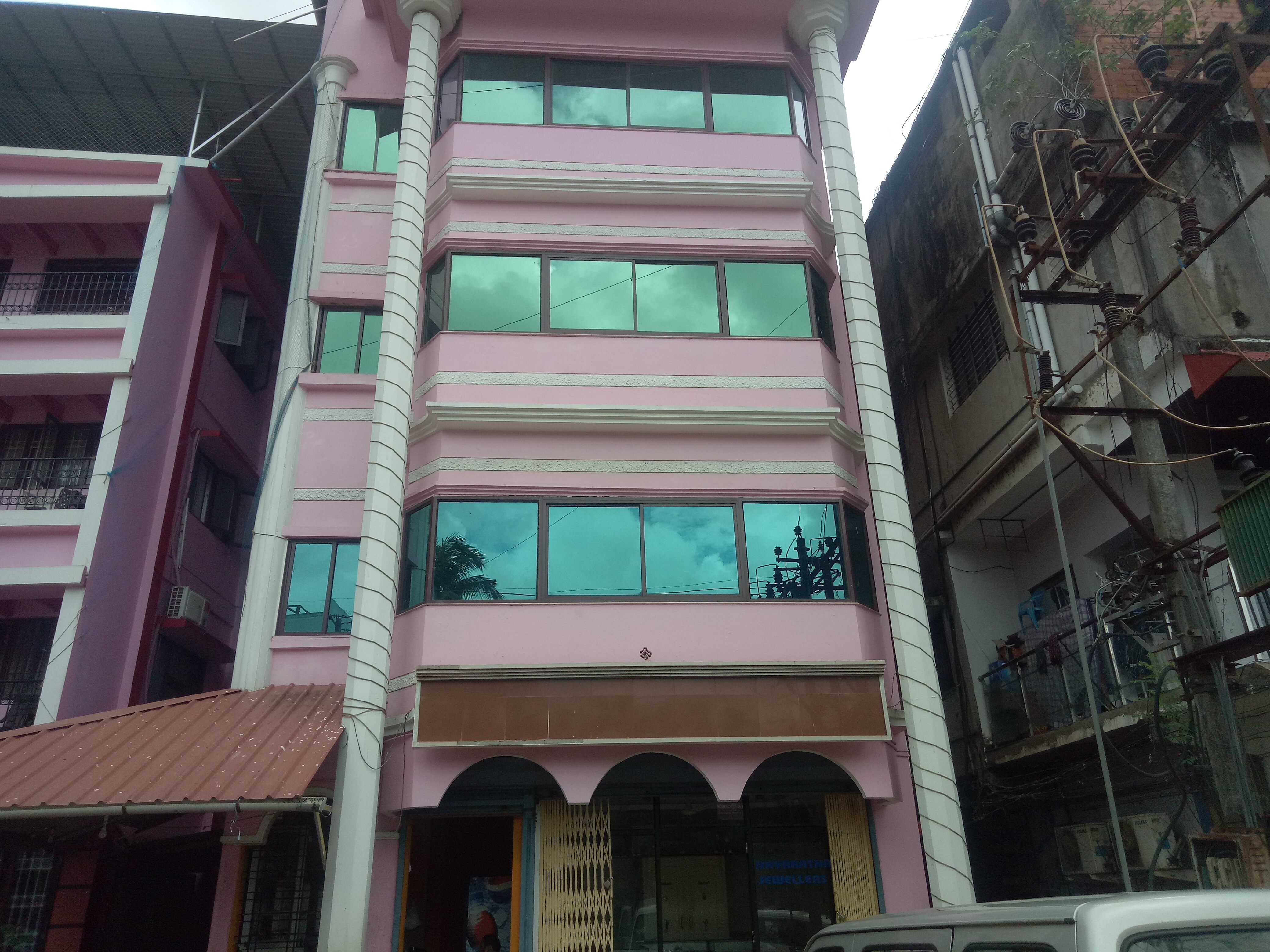 HOTEL NAVRATNA PALACE