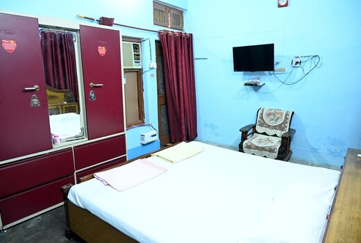 Sandhya Paying Guest House..