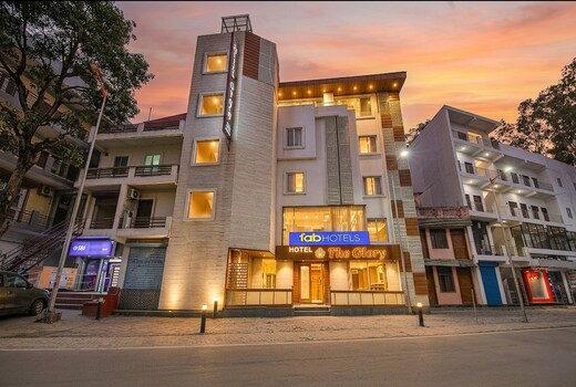 FabHotel The Glory