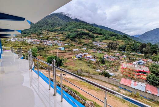 Naku homes dirang