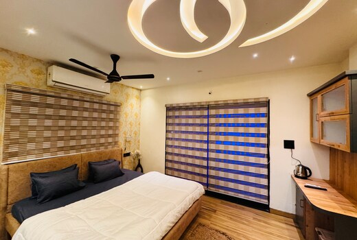 Home Escape Luxe 2BHK Penthouse Near LIG Square