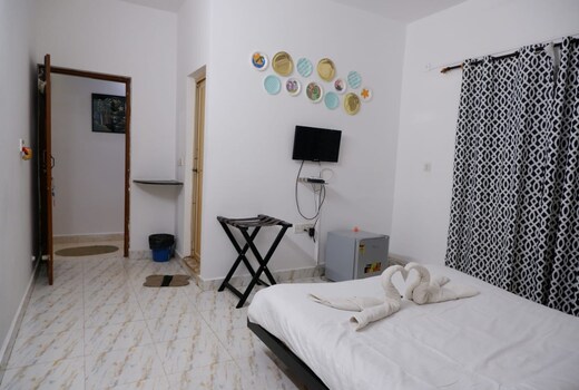 Flora villa guest house