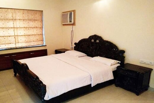 Royal Service Apartment | Rooms & Caretaker