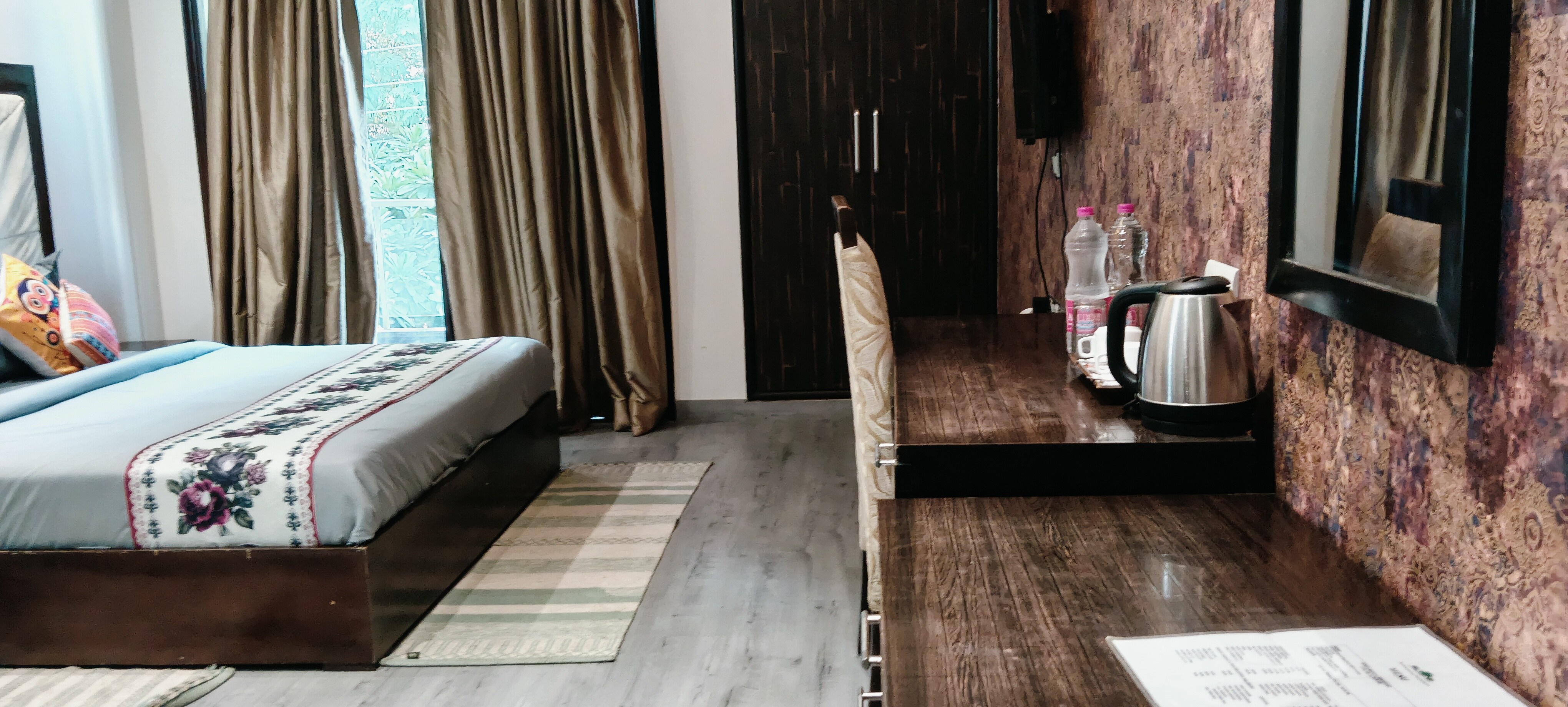 Hotel Amazone Residency - Dlf Phase 3 Gurgaon