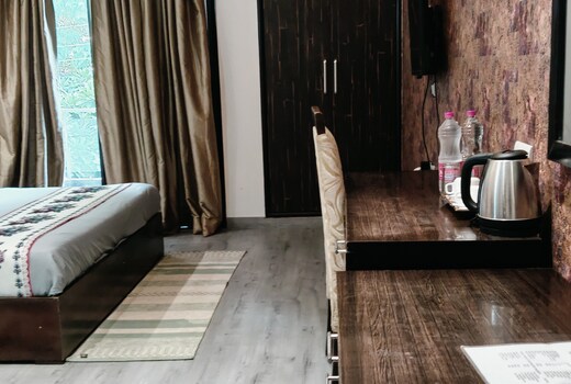 Hotel Amazone Residency - Dlf Phase 3 Gurgaon