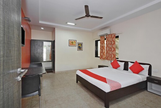 Hotel O Midway Park Resort