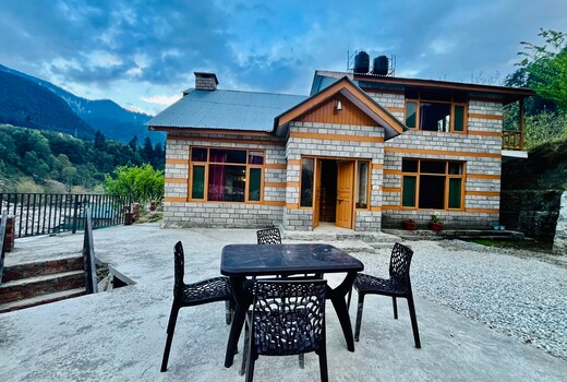 Riverside oasis manali