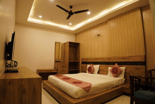 Hotel Parth inn