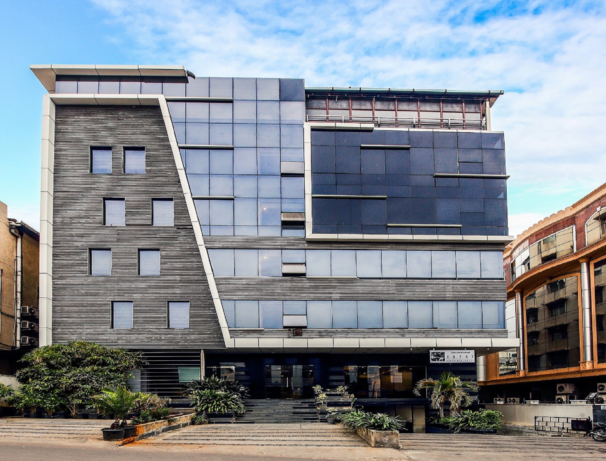 Ebony Boutique Hotel