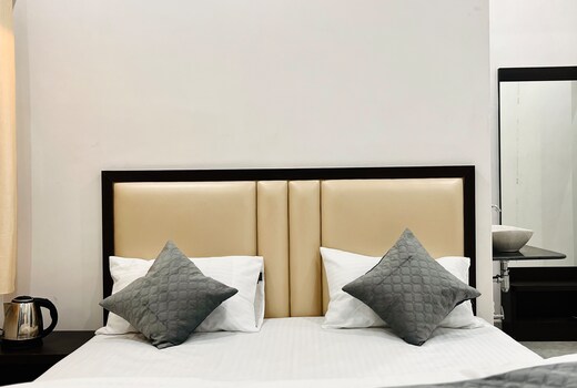 Dhaneshwari Homestay