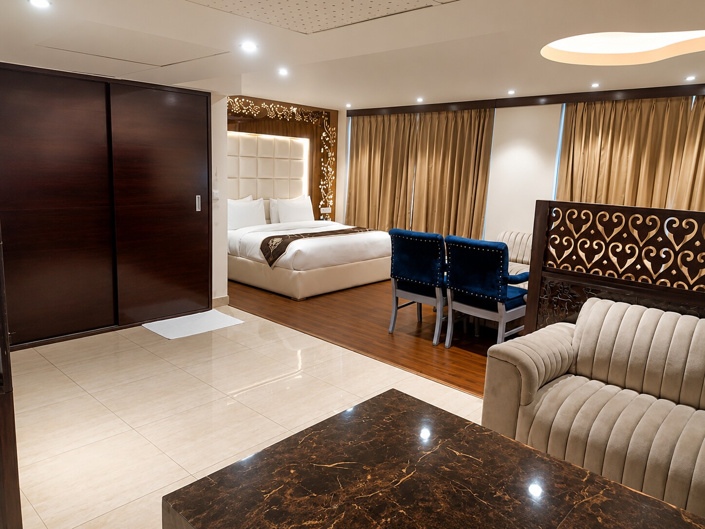 Hotel Signature Grand