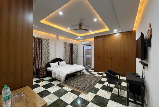 Vaaidehi Premium Stay