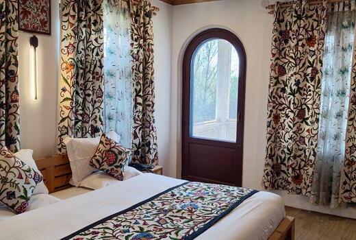 LAMZY PARIMAHAL RESORT