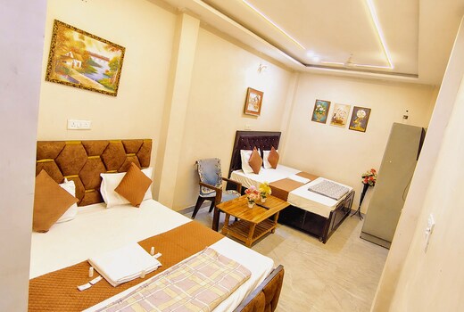 River Miles Inn 250 mtr from Vishwanath temple