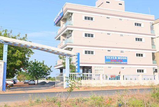 Silver Moon Home Stay