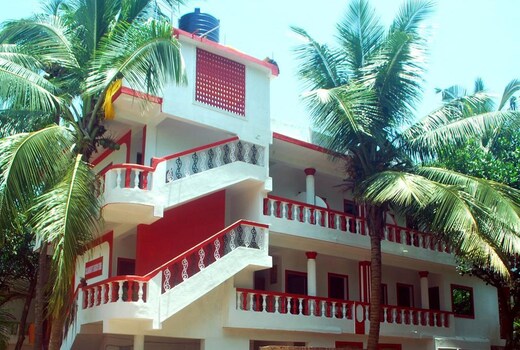 CALANGUTE BEACH SIDE HOTEL